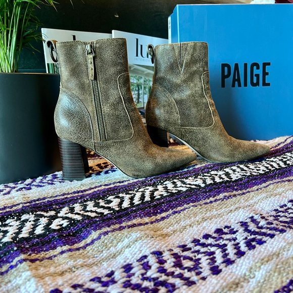 PAIGE SHOES Callan in Distress Block Ankle Bootie - Picture 3 of 17